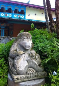 animalkingdom-monkeystatues